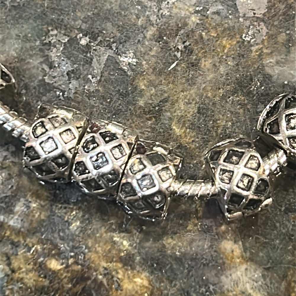 6 Large hole Silver Bead square pattern set